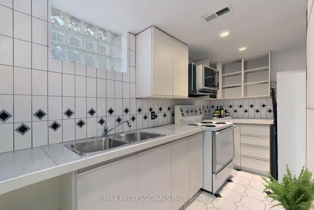 Additional image 34 of 56 Silverthorne Bush Dr