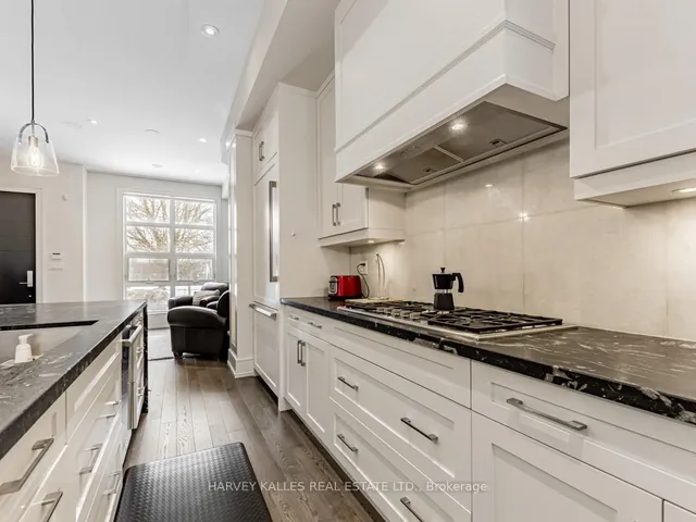 Additional image 4 of 74 Woburn Ave