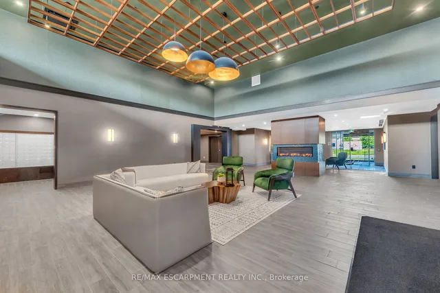 Additional image 36 of 460 Dundas St Unit 122