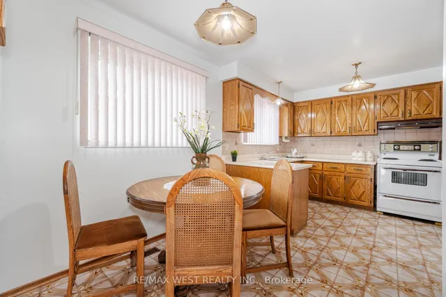 Additional image 18 of 79 Husband Dr