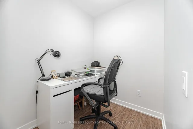 Additional image 23 of 29 Singer Crt Unit 503