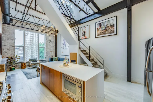 Additional image 18 of 676 Richmond St Unit 208