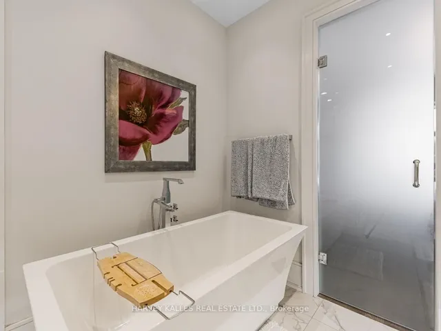 Additional image 26 of 74 Woburn Ave