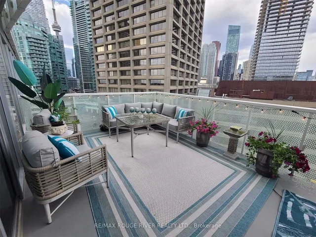 Additional image 20 of 15 Queens Quay Unit 921