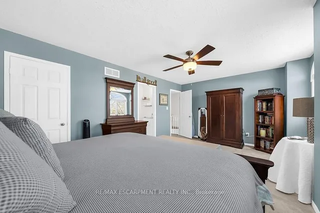 Additional image 19 of 104 FOXBOROUGH Dr