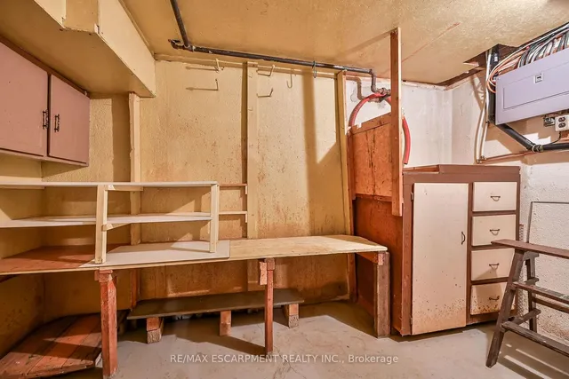 Additional image 32 of 41 Crane Crt