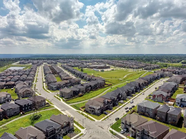 Additional image 35 of 61 Cattail Cres