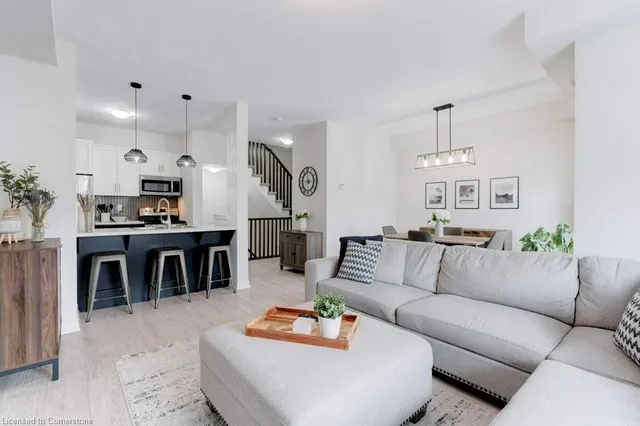 Additional image 15 of 215 Dundas St Unit 25