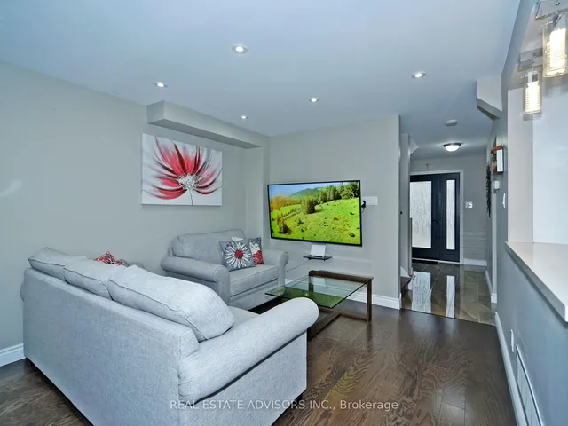 Additional image 8 of 22 Caronia Sq