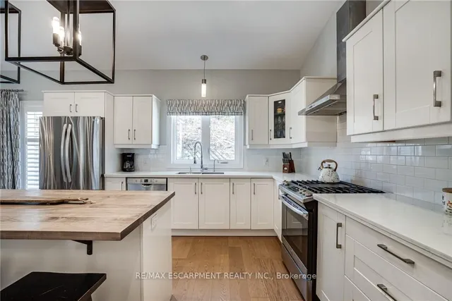 Additional image 16 of 14 Sullivan's Lane