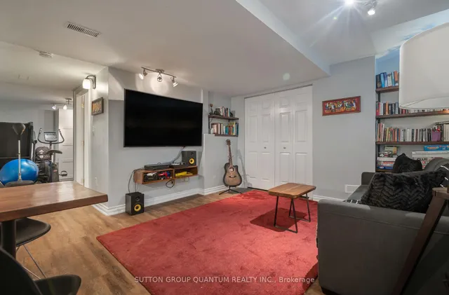 Additional image 28 of 26 Brad St