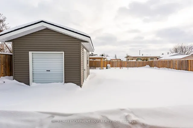 Additional image 31 of 157 Fielding Cres