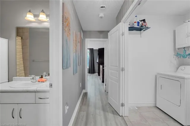 Additional image 16 of 158 Kinsman Dr