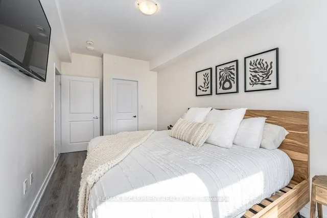 Additional image 13 of 450 Dundas St Unit 436