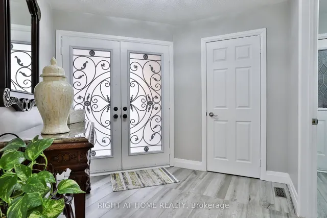 Additional image 3 of 25 Rockford Ru