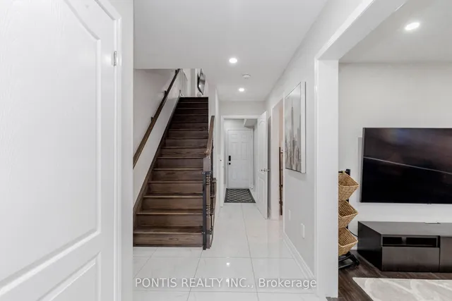 Additional image 6 of 33 Tight Crt