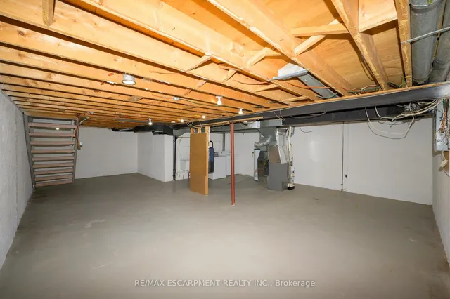 Additional image 26 of 594 Forestwood Cres