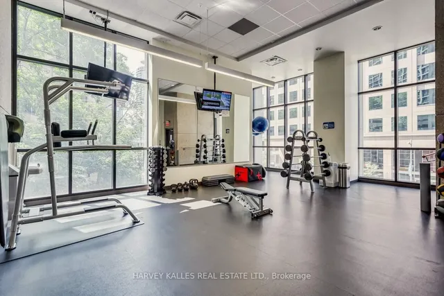 Additional image 36 of 33 Harbour Sq Unit 2440