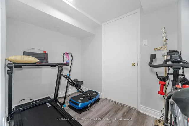 Additional image 40 of 4 Osgoode Dr