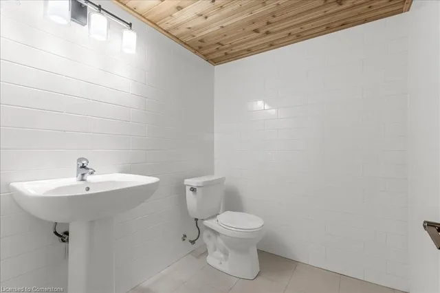 Additional image 20 of 211 Country Club Dr