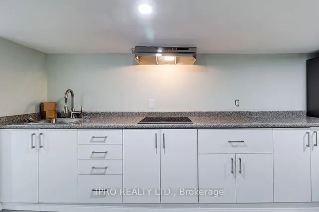 Additional image 18 of 219 Wentworth St