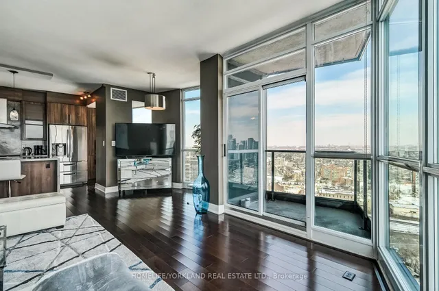 Additional image 17 of 219 Fort York Blvd Unit Lph02