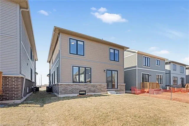 Additional image 38 of 127 Starfire Cres