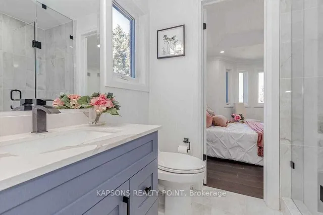 Additional image 18 of 137 Mcmurchy Ave