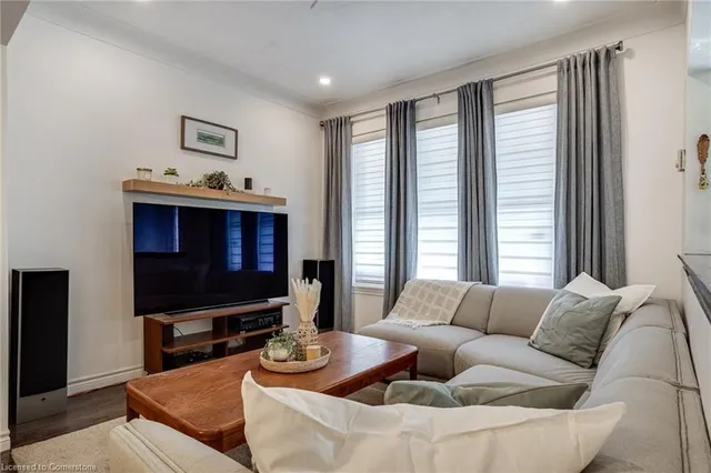 Additional image 8 of 37 Holton Ave