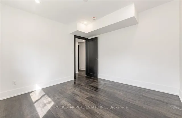 Additional image 22 of 694 Upper Ottawa St