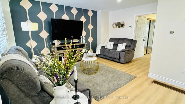 Additional image 3 of 2 Cortez Crt