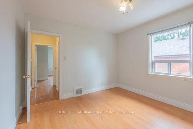 Additional image 9 of 12 Bayard Ave