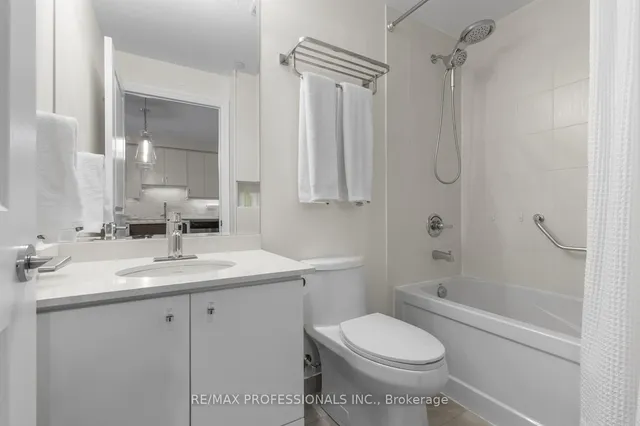 Additional image 22 of 3563 Lake Shore Blvd Unit 305