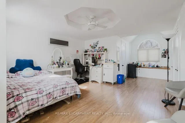 Additional image 18 of 86 South Oval