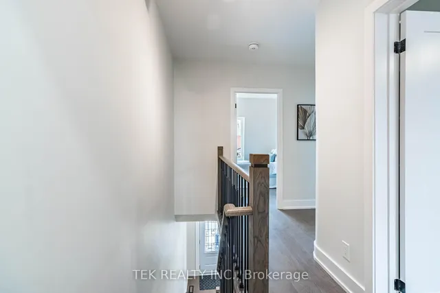 Additional image 22 of 562 Pape Ave