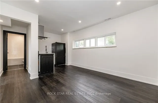 Additional image 17 of 694 Upper Ottawa St