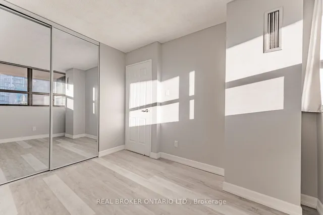 Additional image 16 of 120 Saint Patrick St Unit 1008