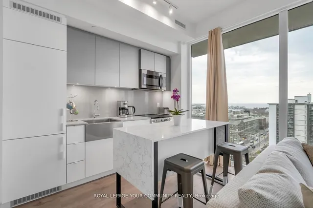 Additional image 10 of 270 Dufferin St Unit 1106