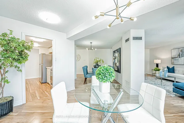 Additional image 21 of 3650 Kaneff Cres Unit 908