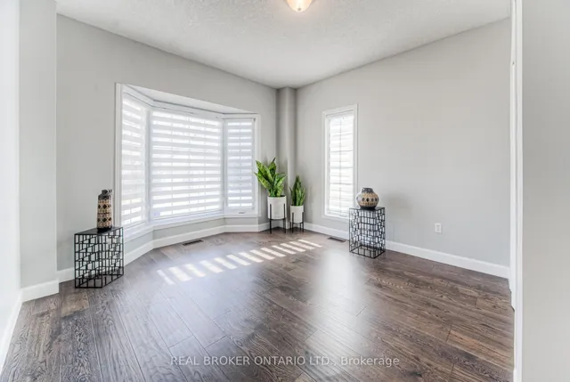 Additional image 3 of 900 Doon Village Rd Unit 4