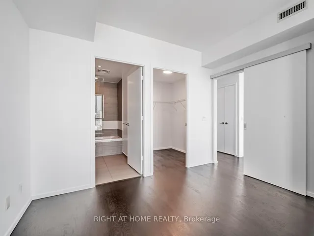 Additional image 13 of 8 charlotte St Unit 1603