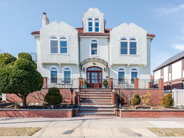 211 Laurelton Boulevard, Long Beach, NY 11561