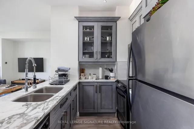 Additional image 16 of 33 Lombard St Unit 2006