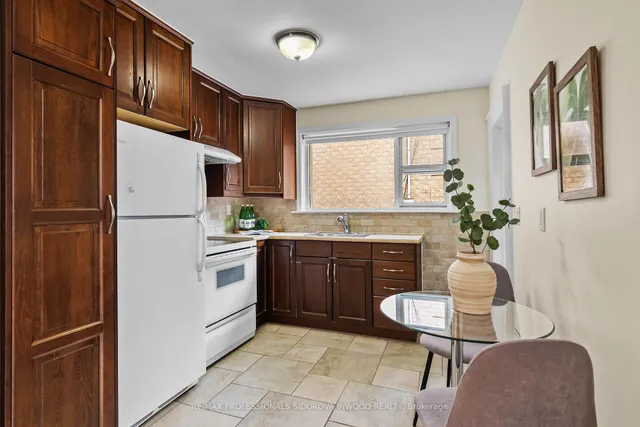 Additional image 9 of 112 Foch Ave