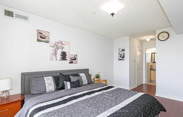 Additional image 8 of 2550 Lawrence Ave Unit 1111