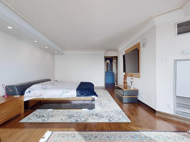 Additional image 31 of 77 Harbour Sq Unit 3408