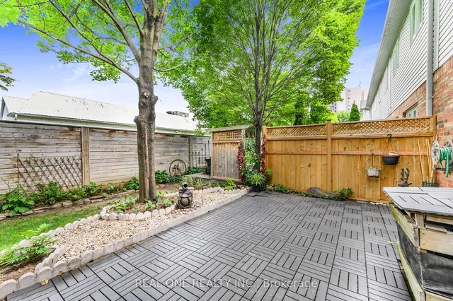 Additional image 33 of 963 KING Rd Unit 25