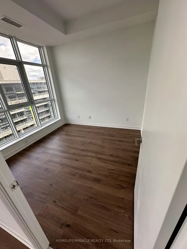 Additional image 9 of 405 Dundas St Unit PH07