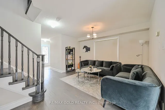 Additional image 6 of 82 Crown Victoria Dr