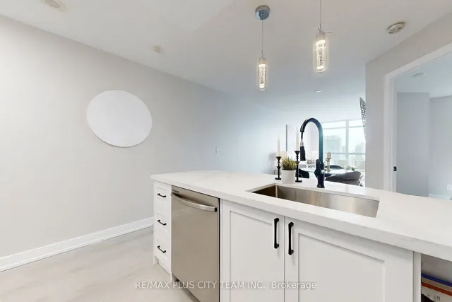 Additional image 9 of 18 Yonge St Unit 2507
